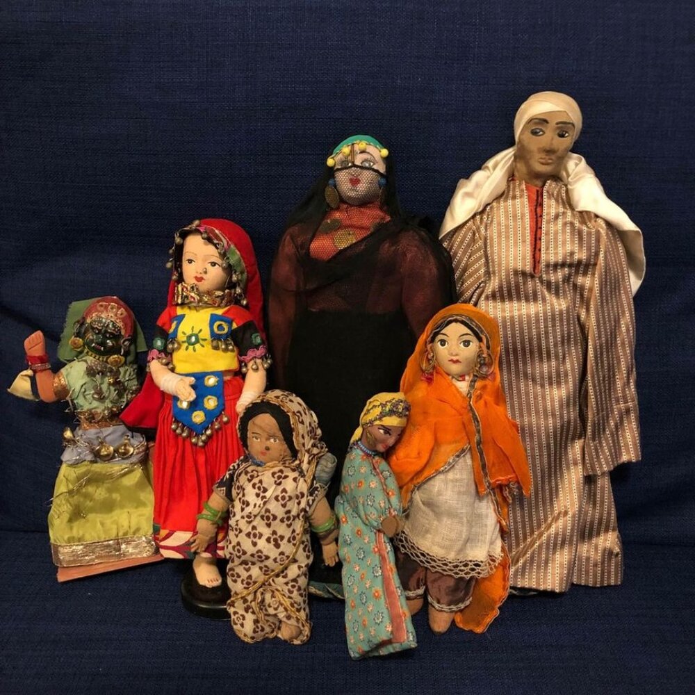 Lot of 7 Vintage Collectible Dolls